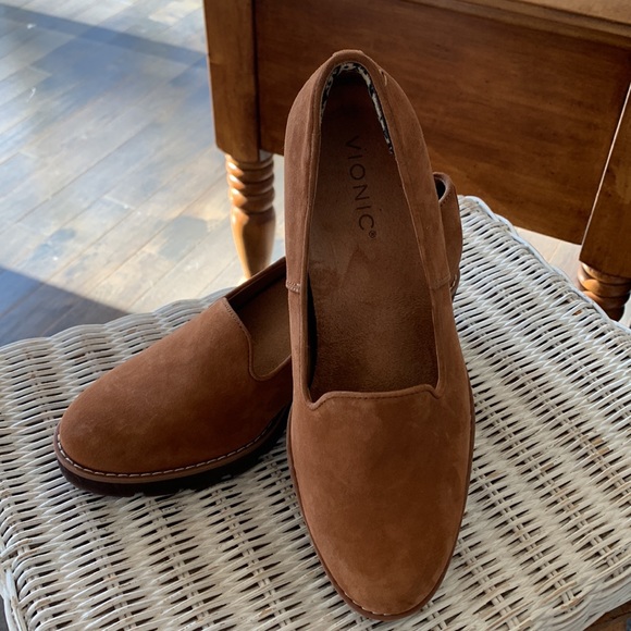 Vionic tall brown loafers. - Picture 4 of 6